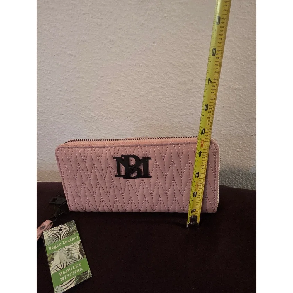 Badgley Mischka Blush Pink Quilted Vegan Leather Zip Around Wristlet Wallet
